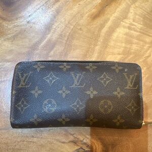 Louis Vuitton Brown and Gold Monogram Clutch